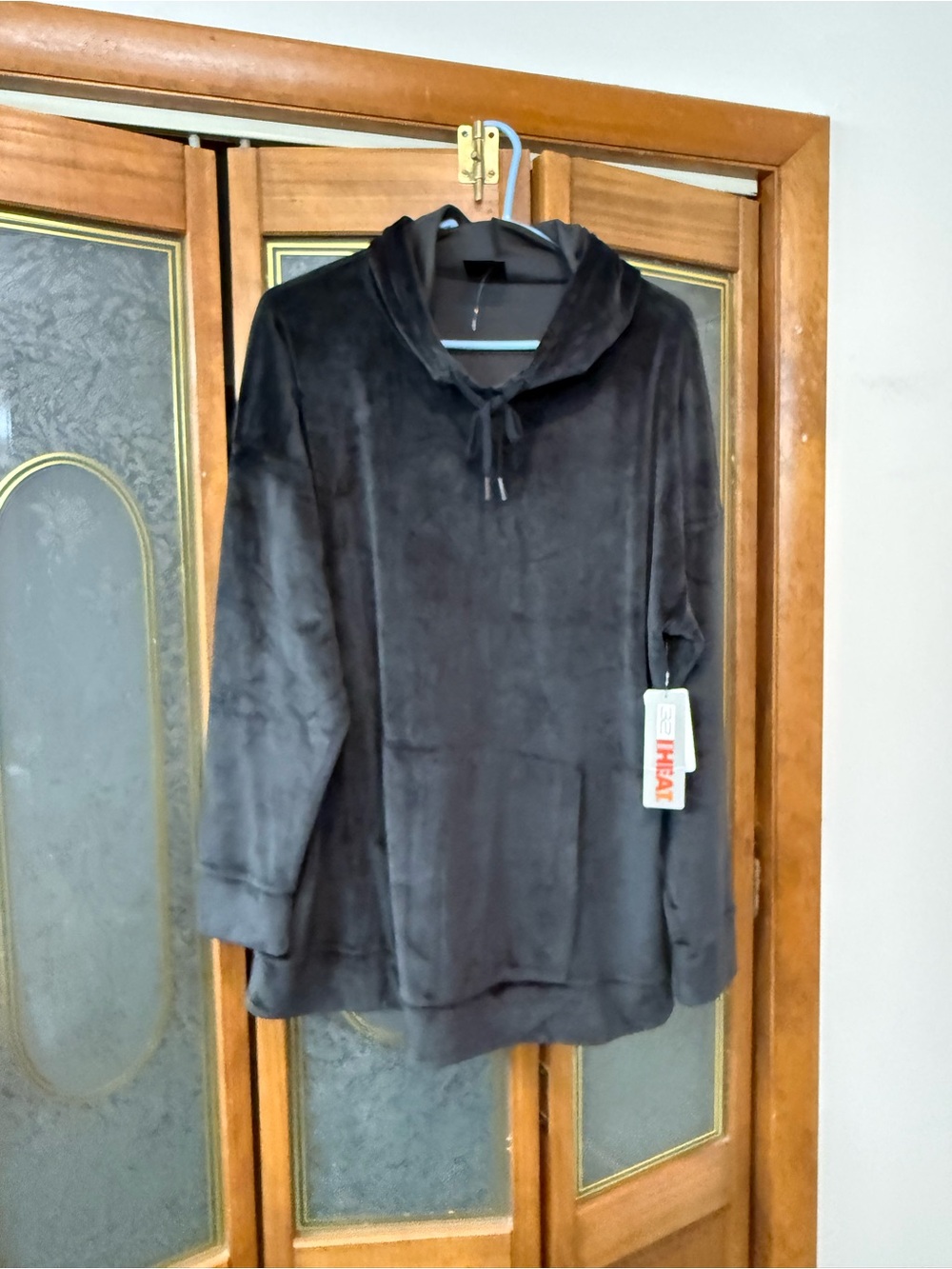 32 Degree HEAT Ladies Plush Hooded Black Pullover Sweatshirt, BRAND NEW